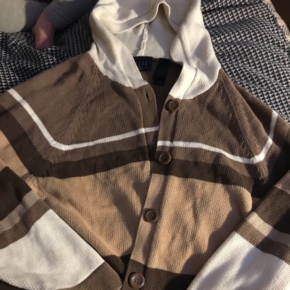 Hooded neutral sweater